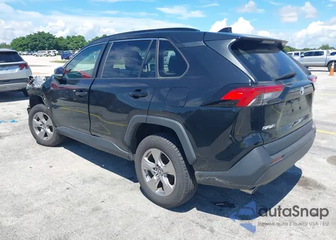 2023 Toyota Rav4 Xle z USA, uszkodzony, nr VIN 2T3W1RFV1PW266745